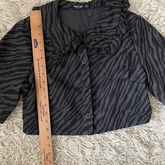Nasty Gal collection cropped women’s collar blazer button down, 6, zebra print - Picture 7 of 16